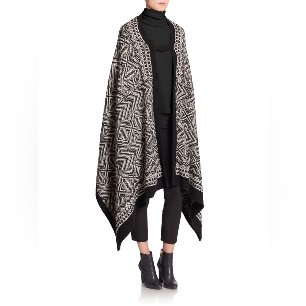 Piazza Sempione - One size wrap from Milan.  Never worn with tags